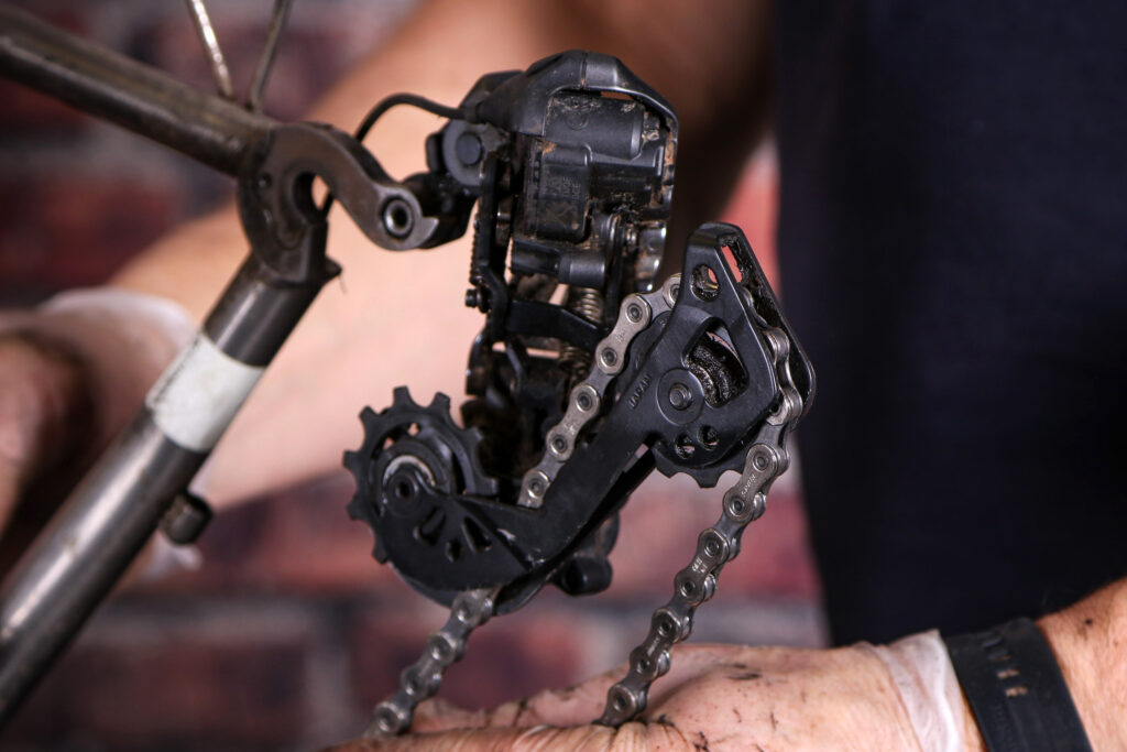 Replacing a bike chain – 20 – routing the chain through the rear mech
