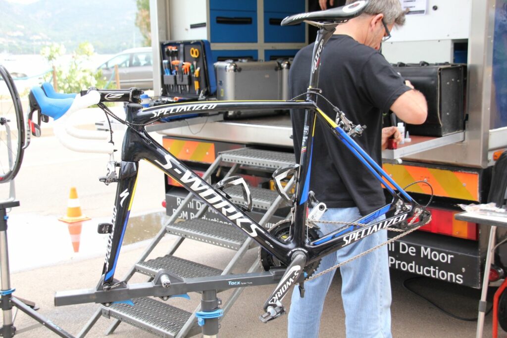 Saxo Bank – Specialized Tarmac SL4 and Venge Mechanic