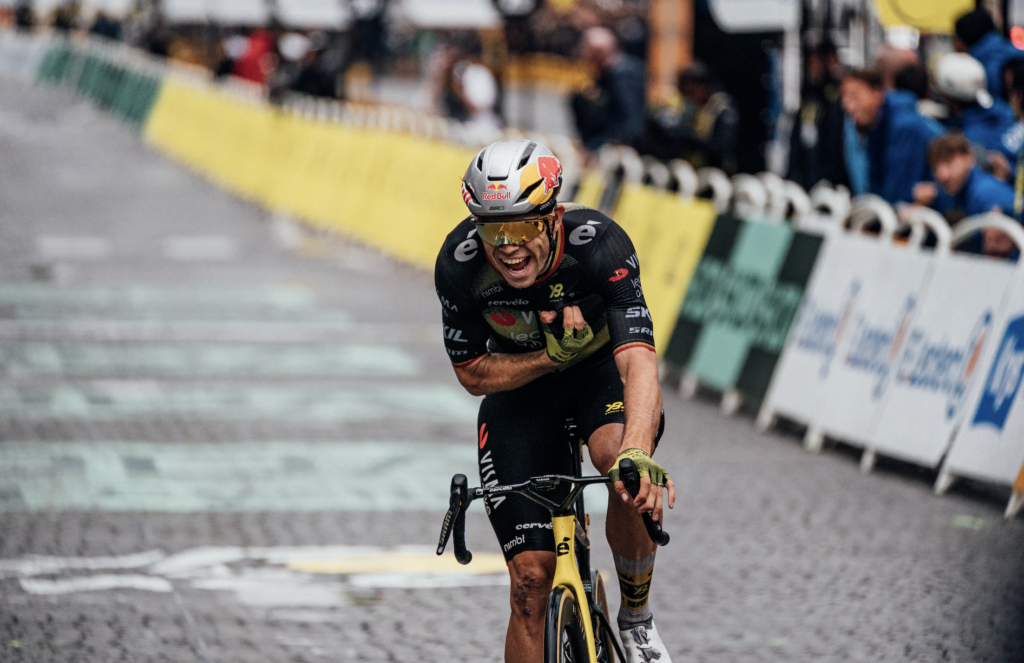 2025 Wout van Aert Tour de France stage 21 win Zac Williams/SWpix.com