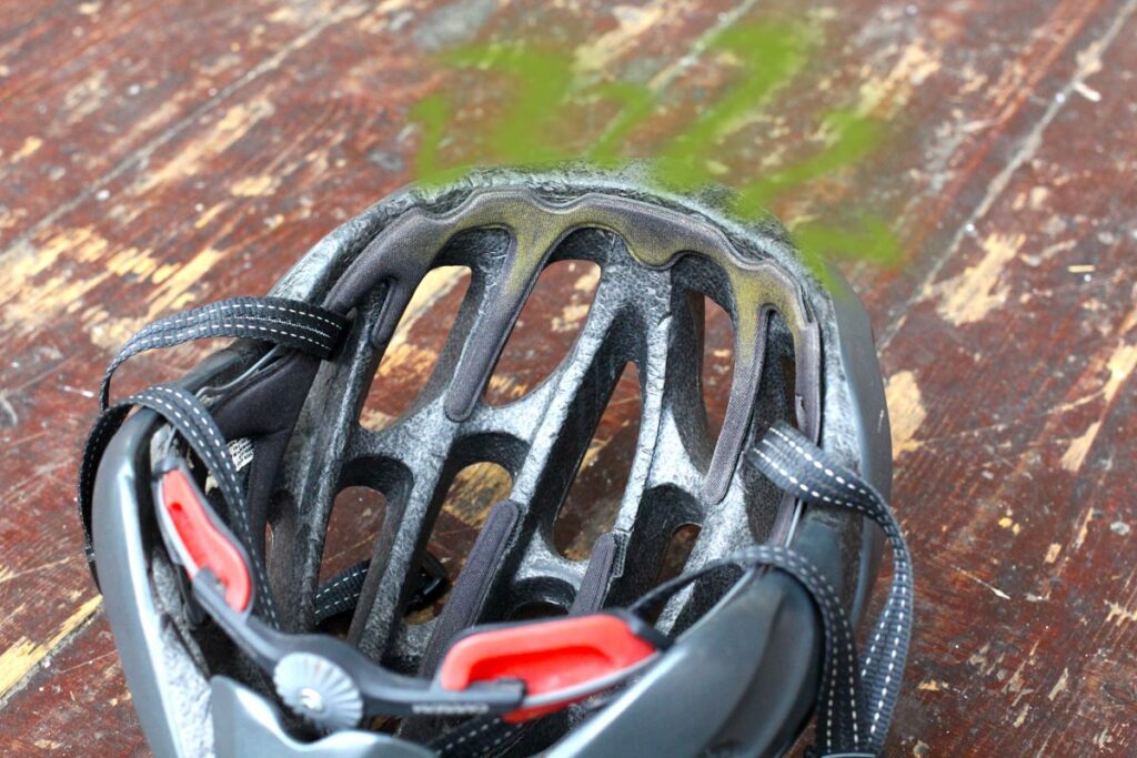 Stinky helmet