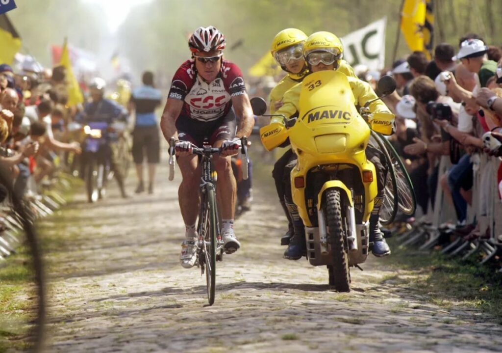 Stuart O’Grady wins the 2007 Paris-Roubaix