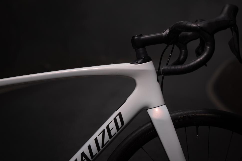 2023 Specialized Roubaix SL 8 front