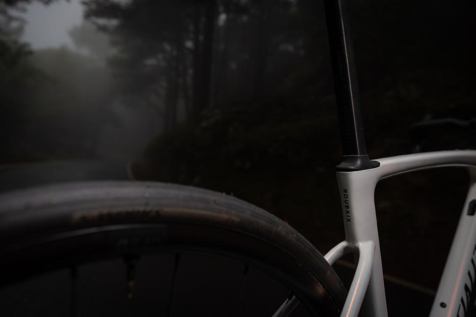 2023 Specialized Roubaix SL 8 rear clearance