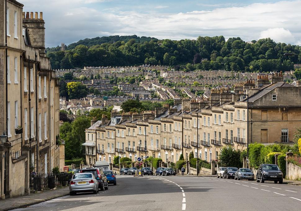 Bathwick Hill Bath (Wikimedia commons/Photo by DAVID ILIFF. License: CC BY-SA 3.0)