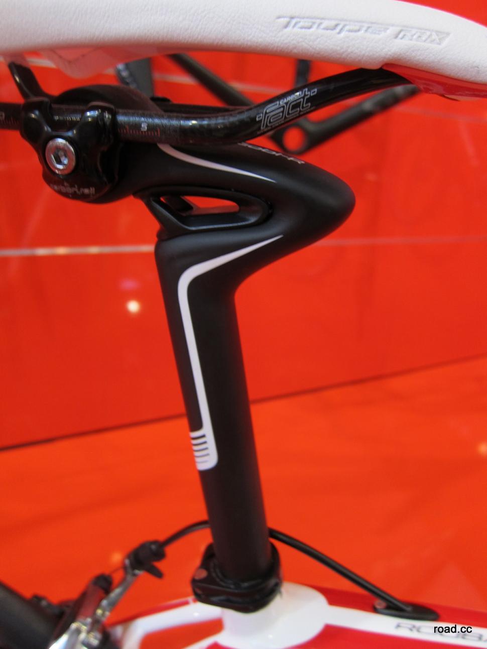 2013 Specialized Roubaix seatpost