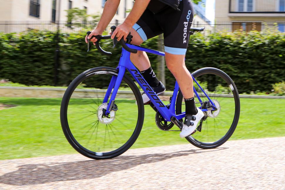 2020 Merida Scultura Endurance 7000E - riding 5.jpg