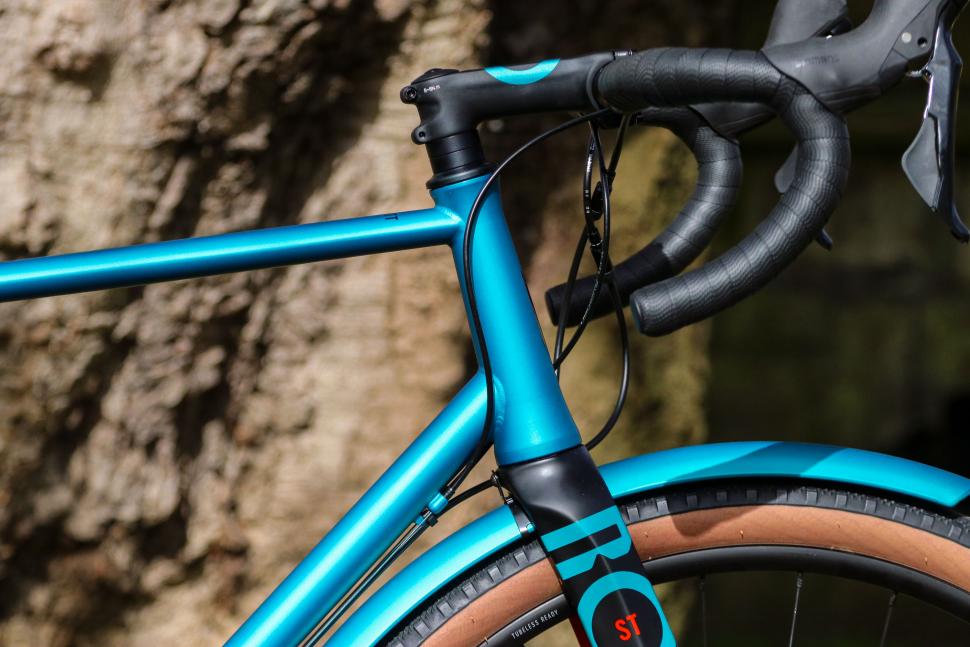 2020 Rondo Mutt ST - head tube.jpg