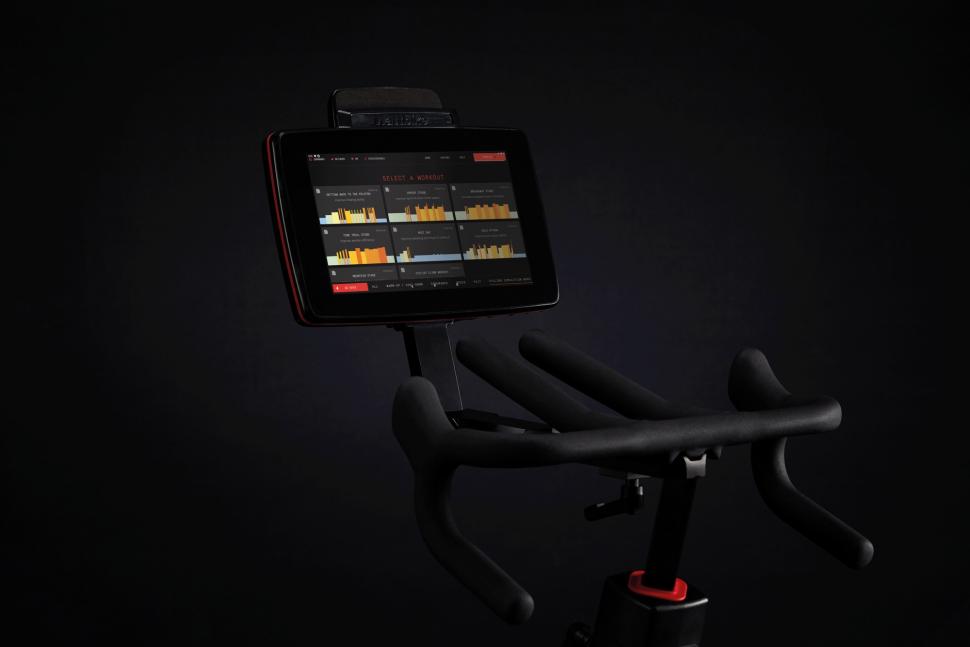 2020 Wattbike Icon_Handle_Bars_screen