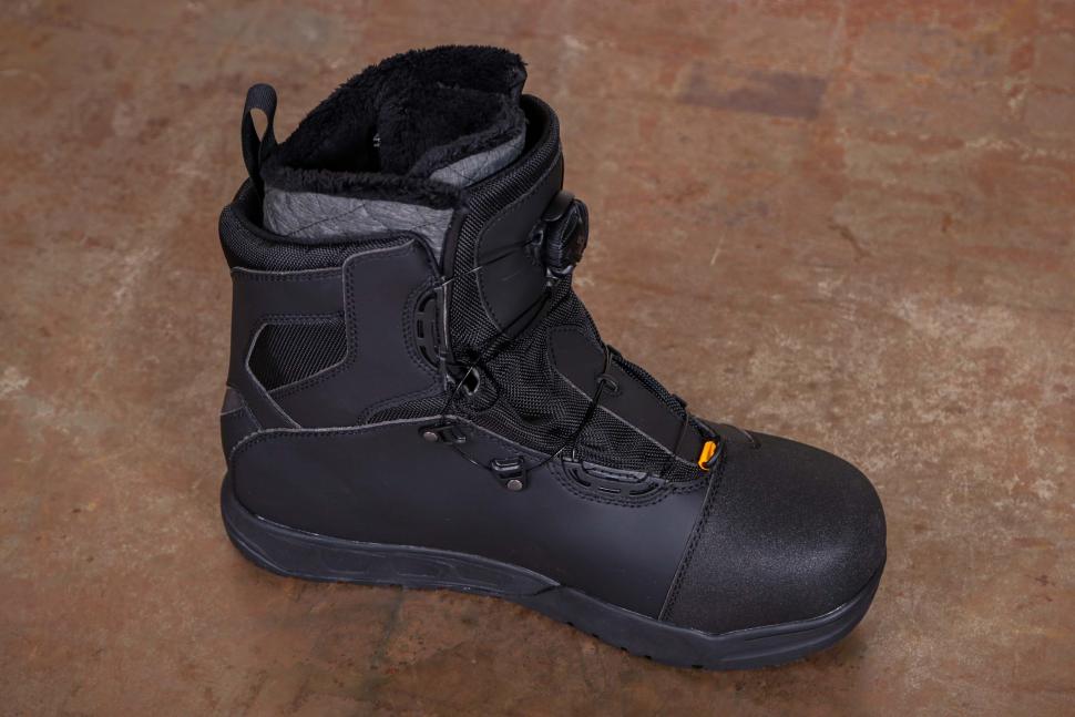 2021 45NRTH Wolvhammer Boa Premium Insulated Winter Cycling Boot - in step.jpg