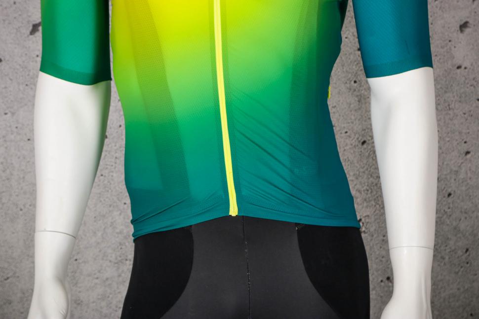 2021 7 mesh Skyline Jersey - hem.jpg
