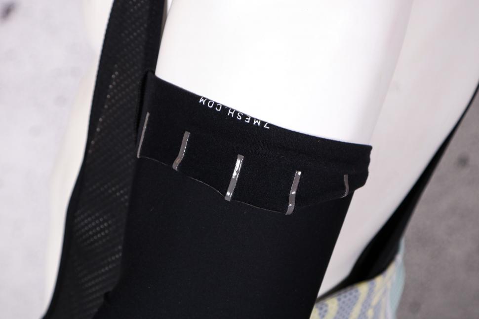 2021 7mesh Colorado Arm Warmer - top cuff gripper.jpg