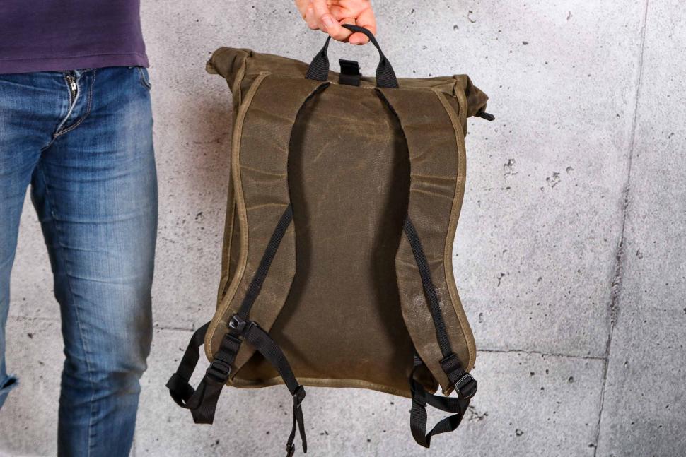2021 Altura Heritage 12L Backpack - straps 2.jpg
