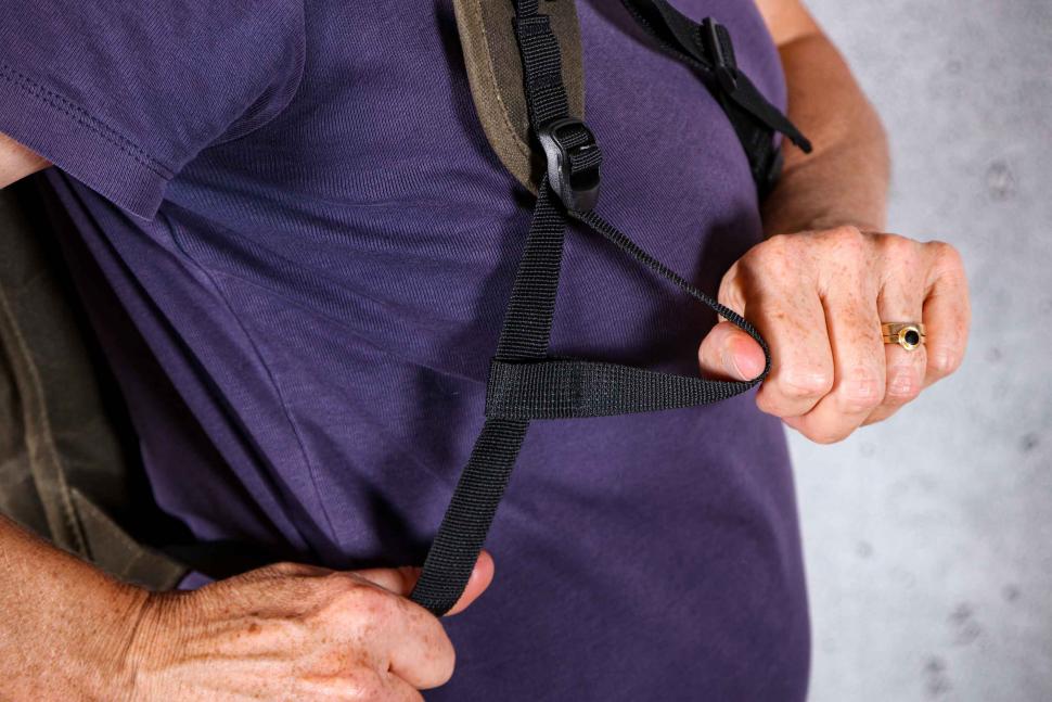 2021 Altura Heritage 12L Backpack - straps detail.jpg