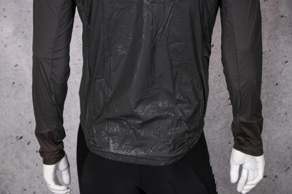 2021 Altura Icon Rocket Mens Packable Jacket - tail.jpg