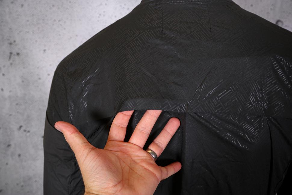 2021 Altura Icon Rocket Mens Packable Jacket - vent.jpg