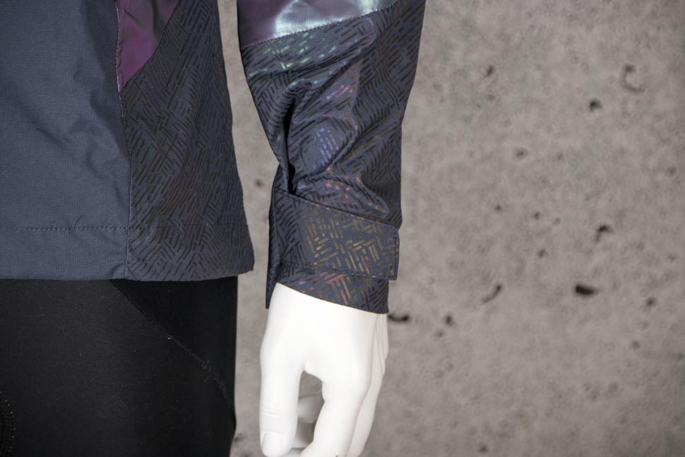 2021 Altura Nightvision Hurricane Waterproof Jacket - cuff.jpg