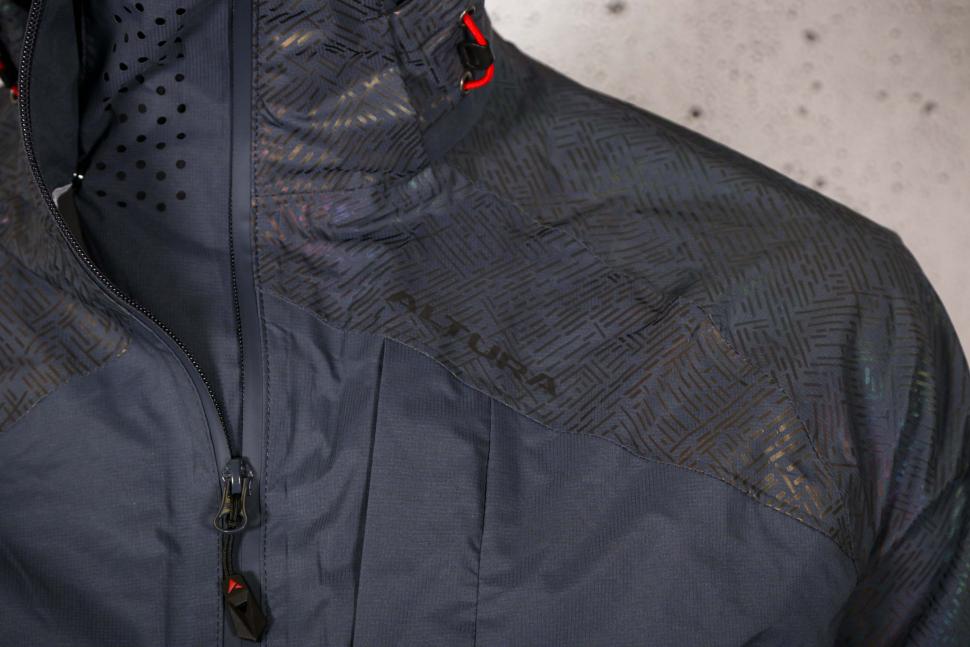 2021 Altura Nightvision Hurricane Waterproof Jacket - shoulder panel.jpg