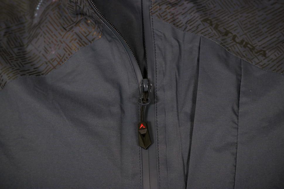 2021 Altura Nightvision Hurricane Waterproof Jacket - zip.jpg