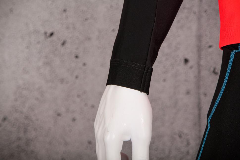 2021 Assos Mille GT Winter Jacket Evo - cuff