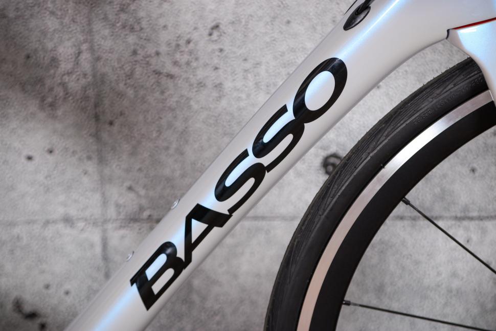 2021 Basso Diamante Caliper Chorus 12x - down tube.jpg