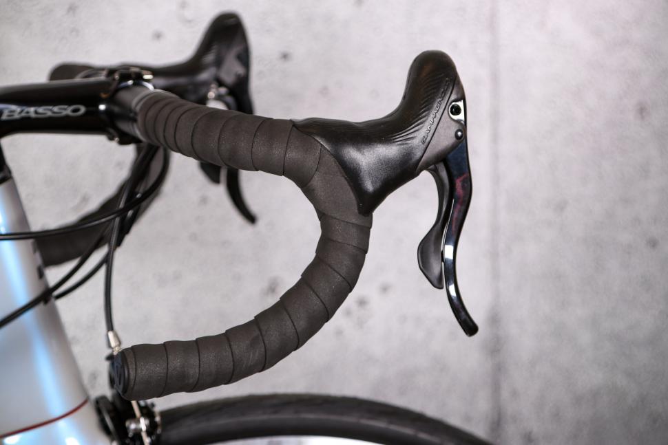 2021 Basso Diamante Caliper Chorus 12x - drop bar and lever.jpg