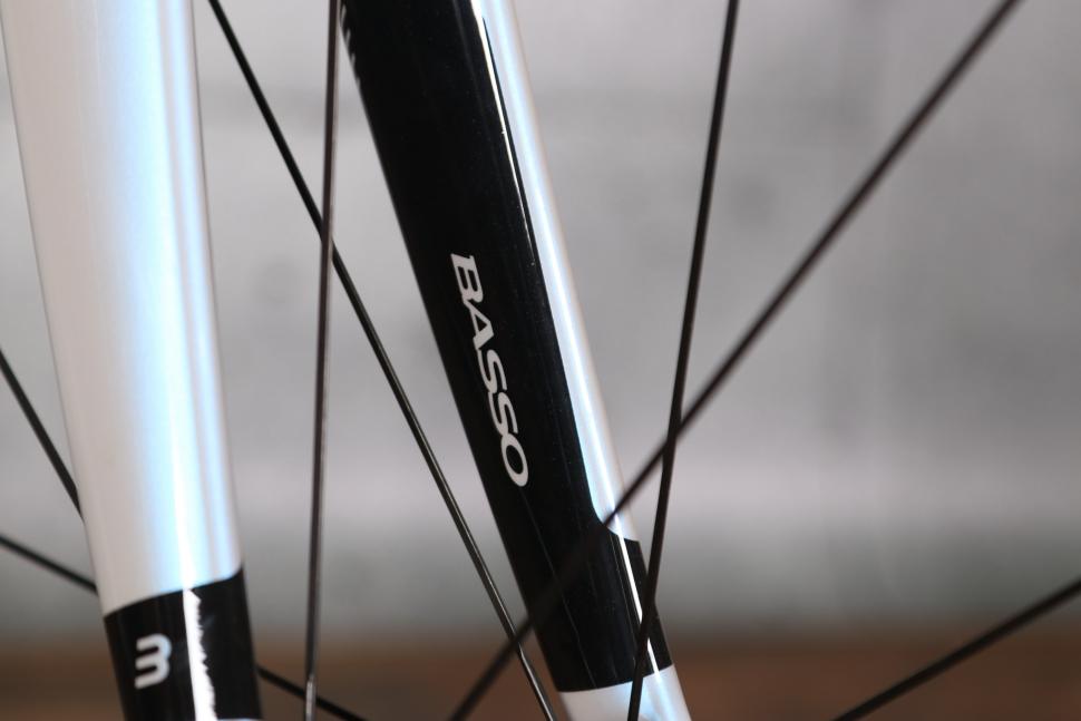 2021 Basso Diamante Caliper Chorus 12x - fork detail 2.jpg