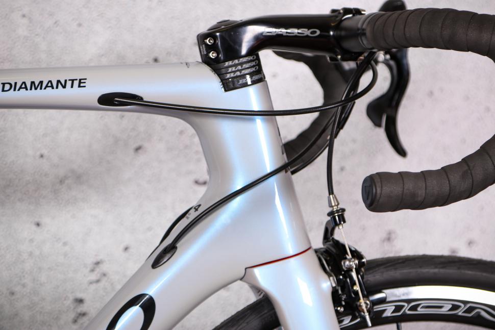 2021 Basso Diamante Caliper Chorus 12x - head tube.jpg