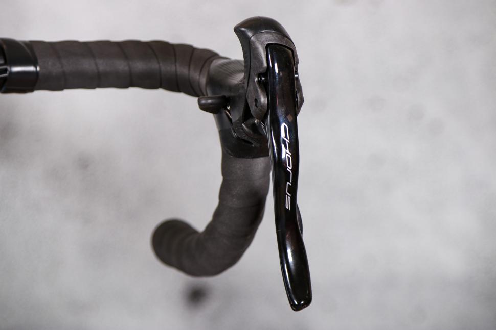2021 Basso Diamante Caliper Chorus 12x - lever.jpg