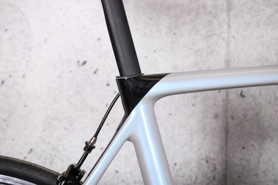 2021 Basso Diamante Caliper Chorus 12x - seat tube junction.jpg