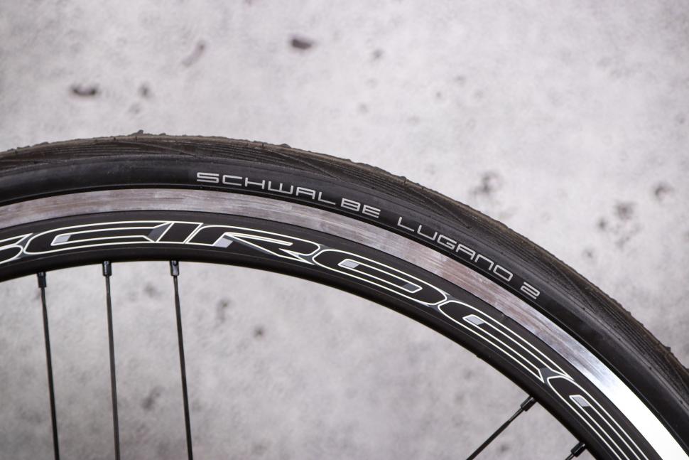 2021 Basso Diamante Caliper Chorus 12x - tyre and rim.jpg