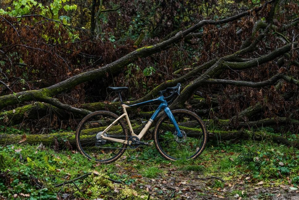 2021 Bianchi Arcadex action - 2.jpeg