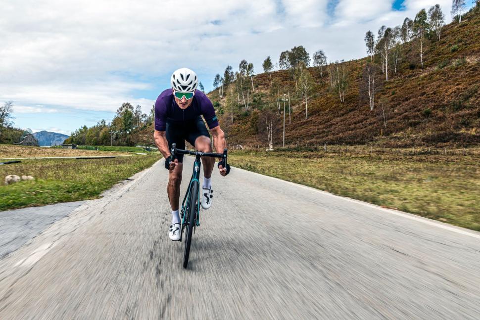 2021 Bianchi Specialissima CV Disc action - 5.jpeg