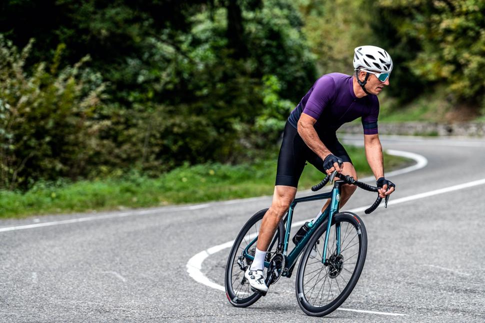 2021 Bianchi Specialissima CV Disc action - 6.jpeg