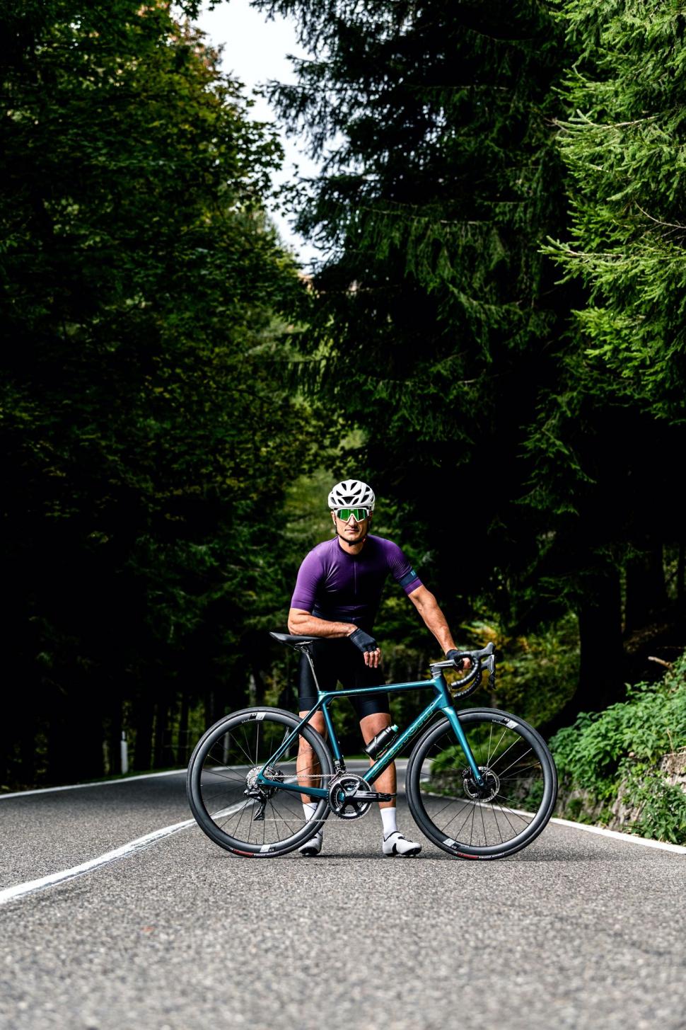 2021 Bianchi Specialissima CV Disc action - 7.jpeg