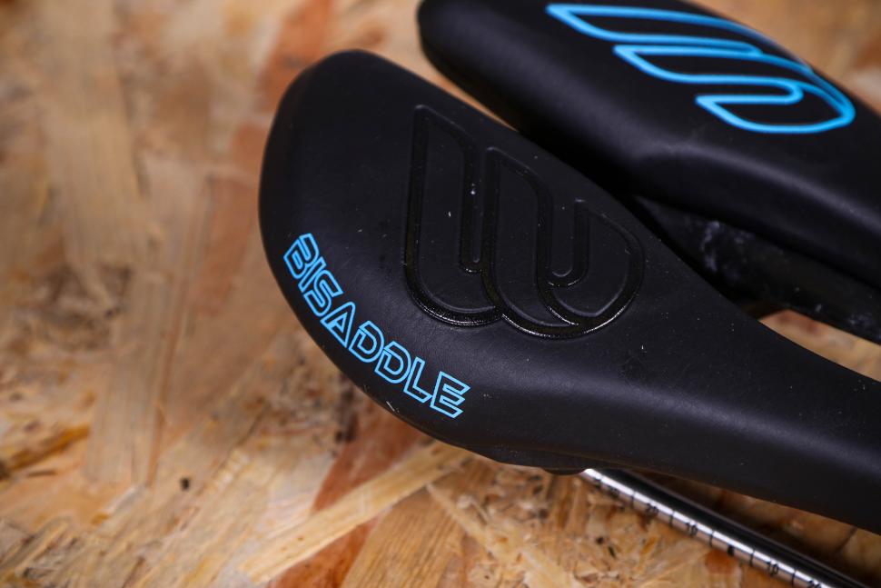 2021 BiSaddle EXT Stealth - detail.jpg
