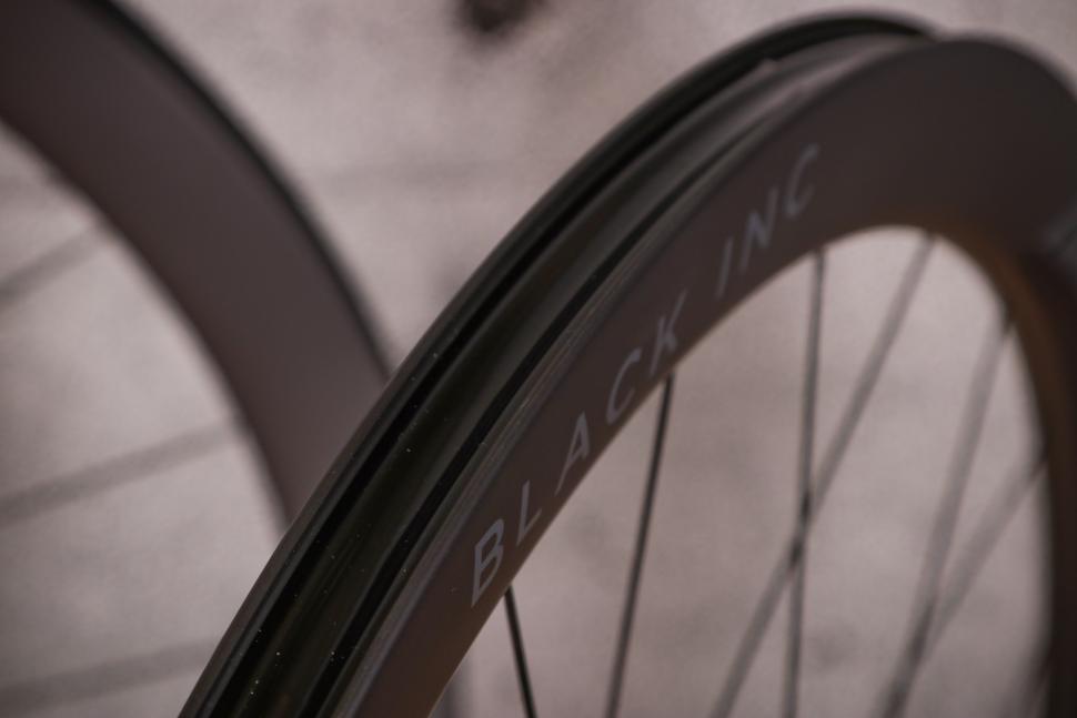 2021 Black Inc FORTY FIVE wheelset - rim bed.jpg