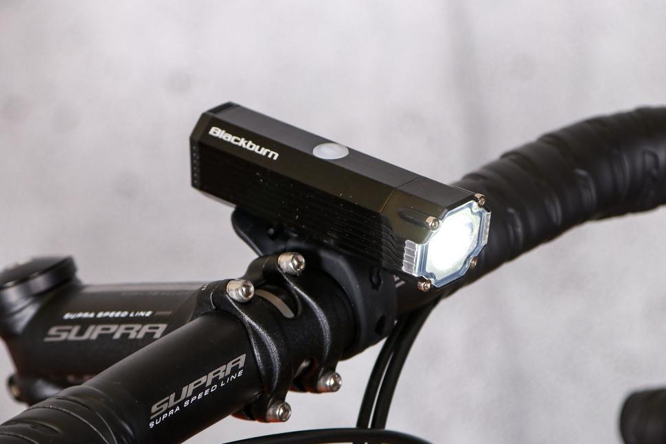 2021 Blackburn Dayblazer 1000 Front Light.jpg