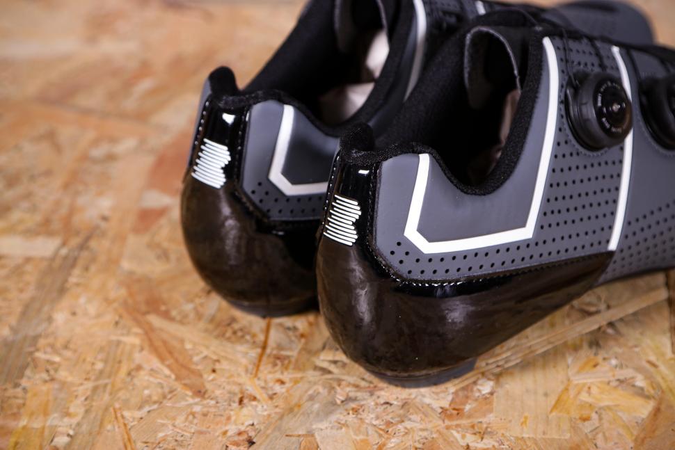 2021 Boardman Carbon Cycles Shoes - heels.jpg