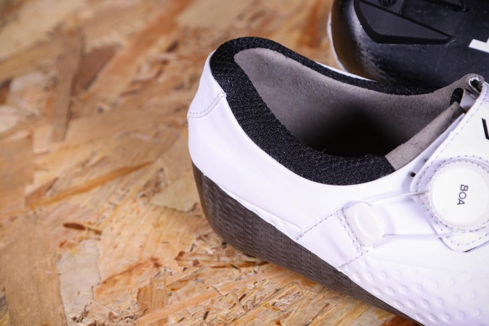 2021 Bont Vaypor S - shoe opening.jpg