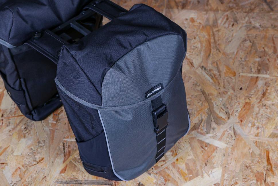 2021 Bontrager MIK Commuter Double Pannier - pannier.jpg