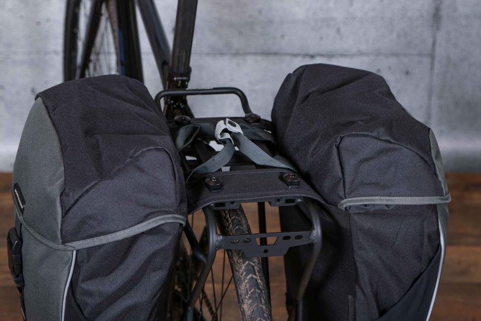 2021 Bontrager MIK Commuter Double Pannier - top.jpg