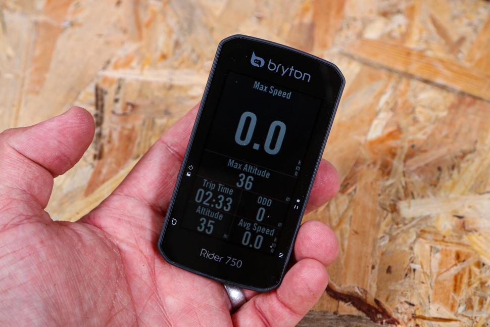 2021 Bryton Rider 750T GPS Cycle Computer Bundle With Speed-Cadence & Heart Rate Monitor - screen.jpg