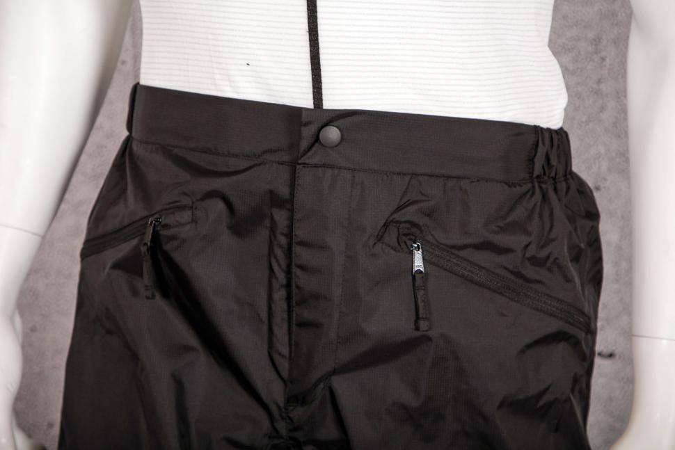 2021 BTWIN 900 Urban Waterproof Cycling Trousers - waist band.jpg