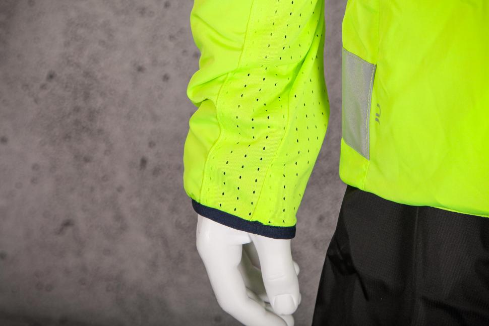 2021 BTWIN Warm Reversible Urban Cycling Jacket - hi-viz side - cuff.jpg