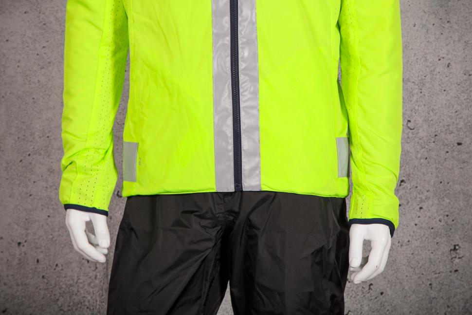 2021 BTWIN Warm Reversible Urban Cycling Jacket - hi-viz side - hem.jpg