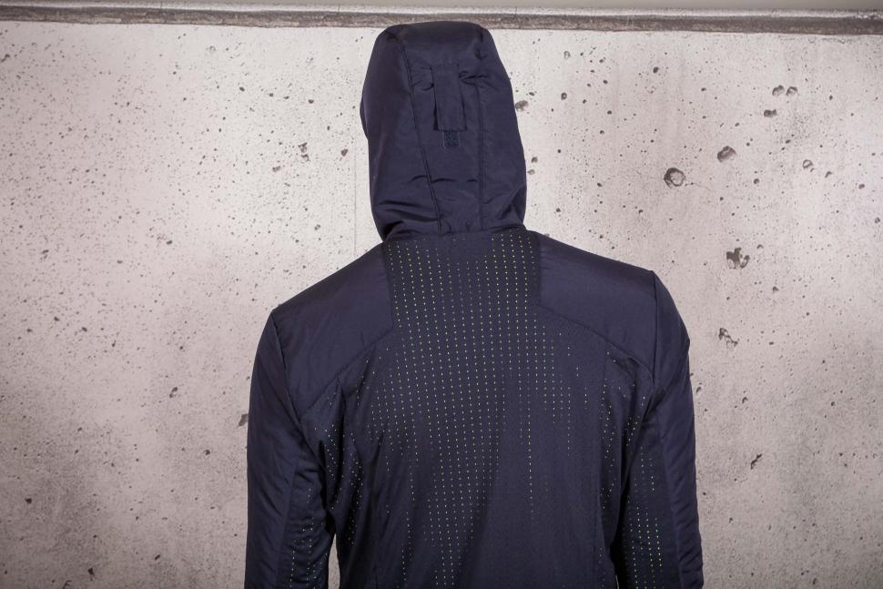 2021 BTWIN Warm Reversible Urban Cycling Jacket - navy side - shoulders.jpg