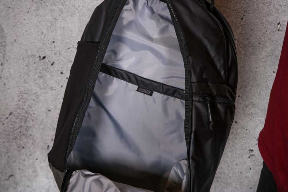 2021 Camelbak H.A.W.G Commute 30 Backpack - inside sleeve.jpg