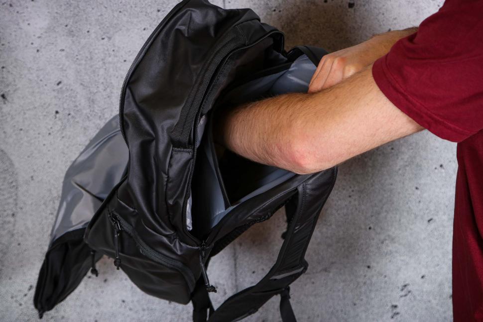 2021 Camelbak H.A.W.G Commute 30 Backpack - laptop sleeve.jpg