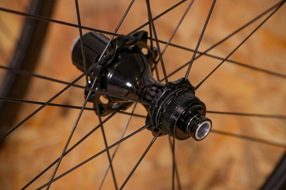 2021 Campagnolo Bora Ultra WTO 45 DB wheelset - rear hub 2.jpg