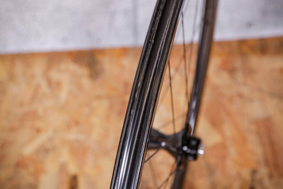 2021 Campagnolo Bora Ultra WTO 45 DB wheelset - rim bed.jpg